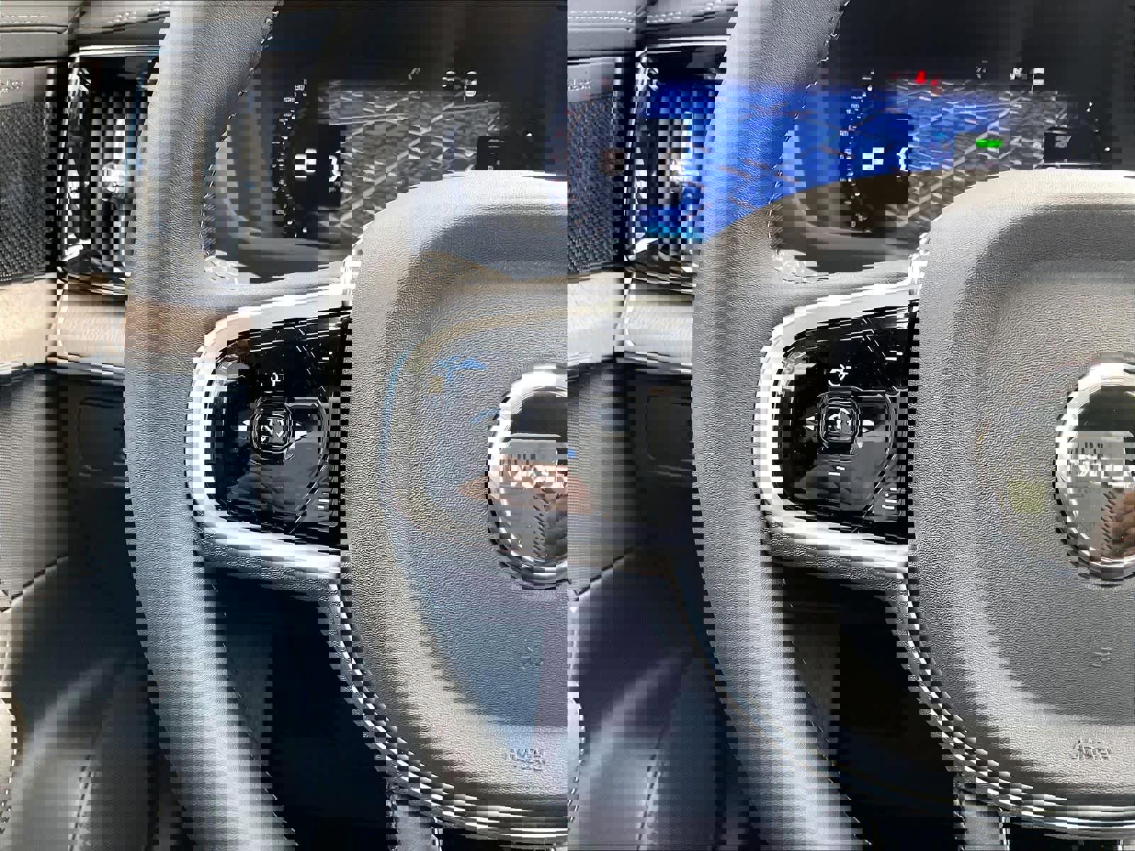 New 2026 Volvo XC90 T8 Ultra w/ Protection Package image 17