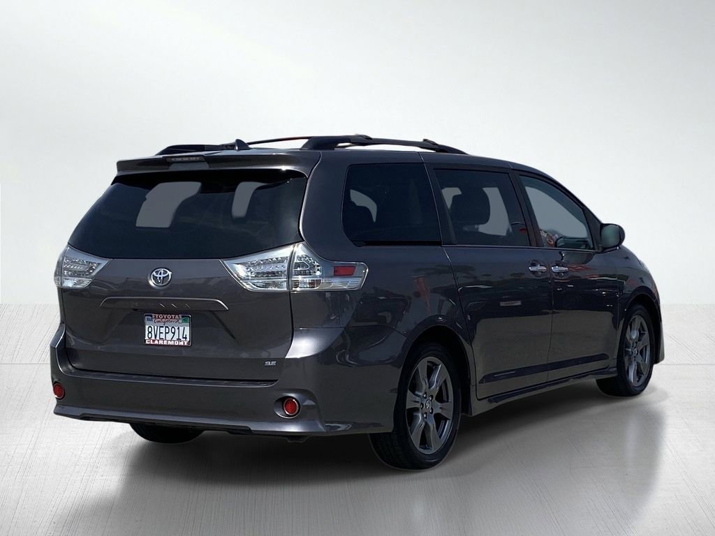 Certified 2019 Toyota Sienna SE FWD image 8