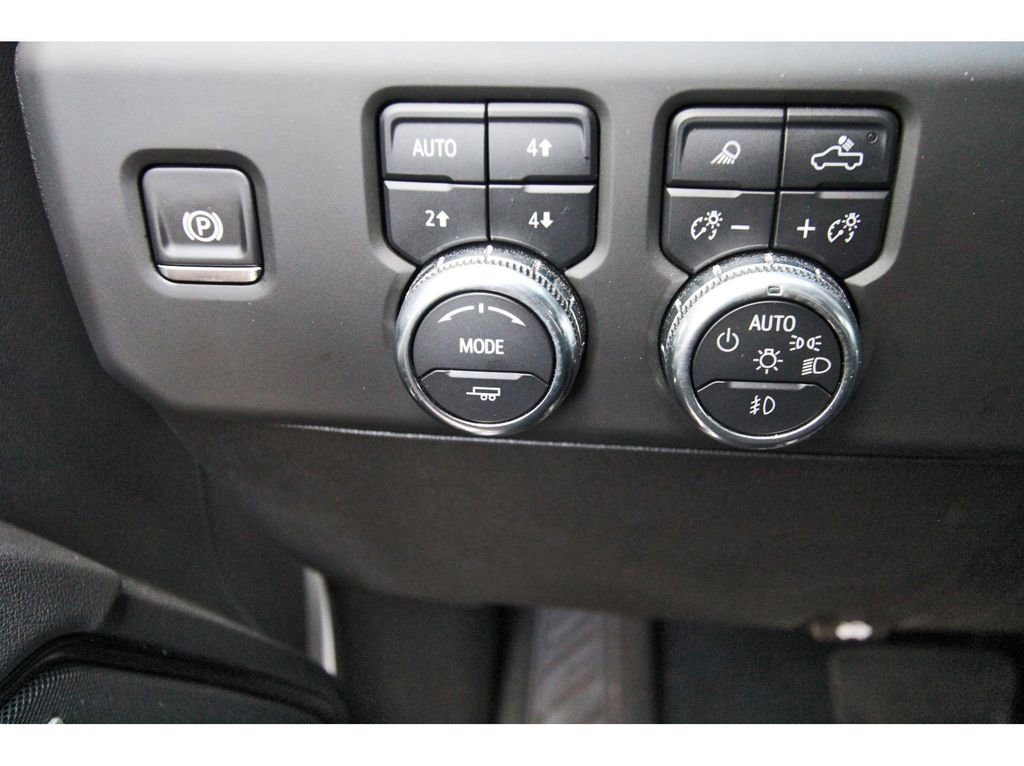 Used 2025 GMC Sierra 2500 AT4 image 19