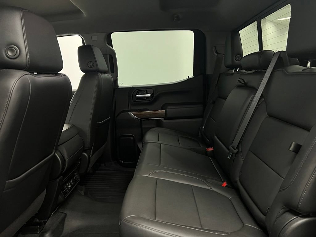 Used 2021 Chevrolet Silverado 1500 LT w/ Z71 Off-Road Package AWD/4WD image 24