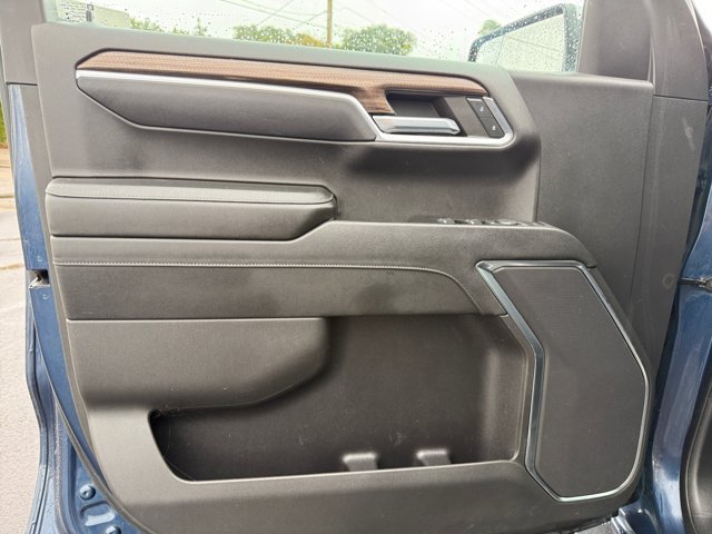 Used 2023 Chevrolet Silverado 1500 LT AWD/4WD image 19