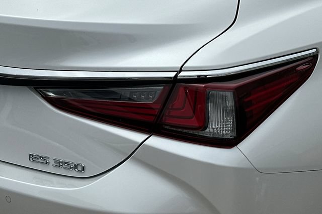 Used 2025 Lexus ES 350 w/ Premium Package FWD image 7