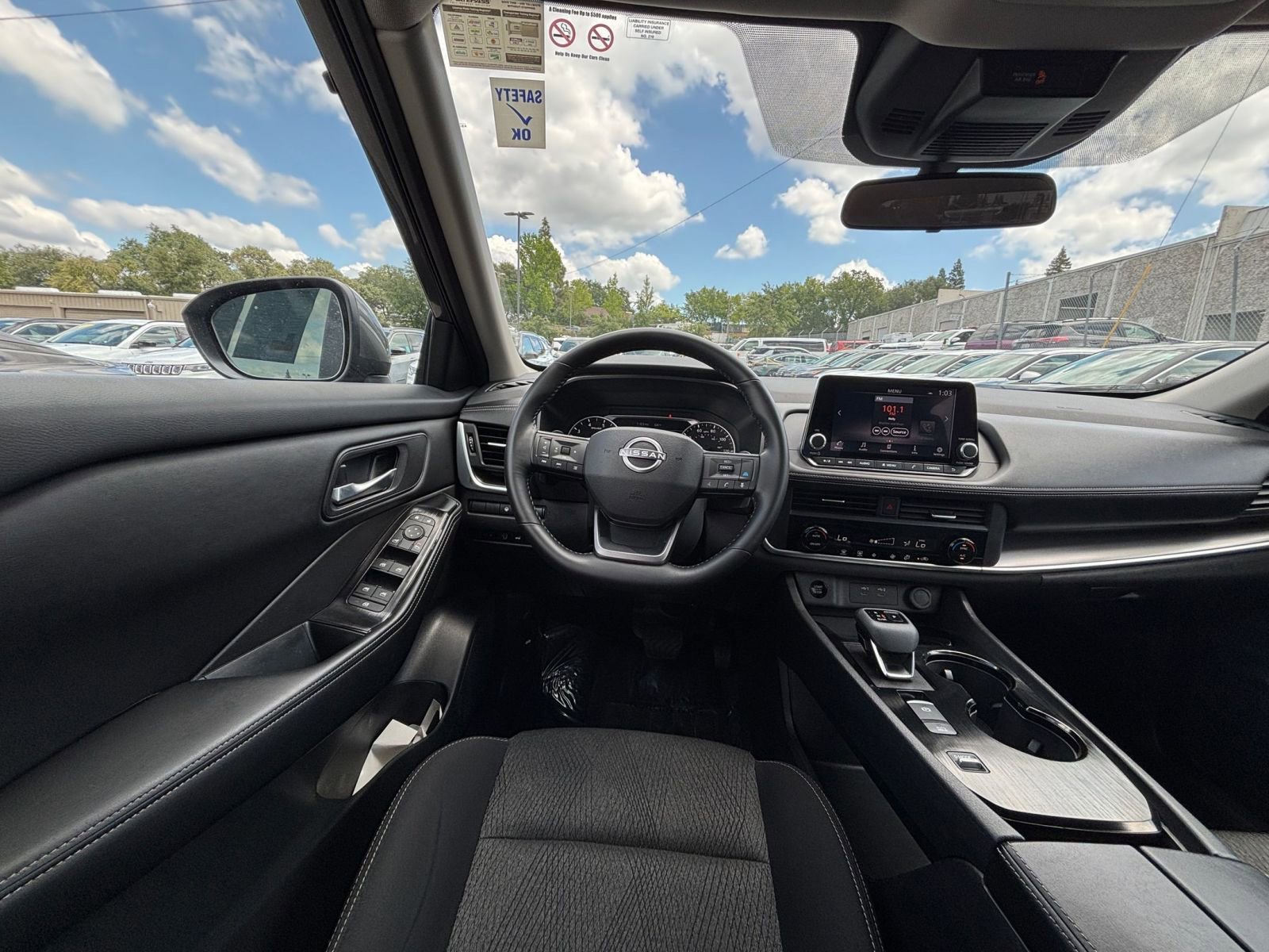 Used 2025 Nissan Rogue SV FWD image 36