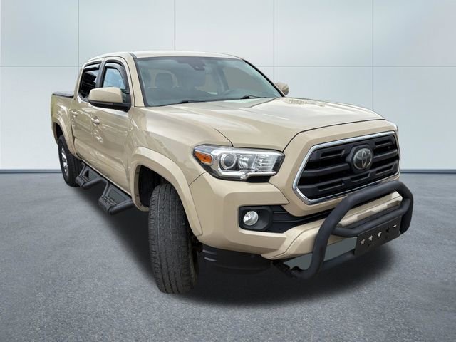 Used 2018 Toyota Tacoma SR5 AWD/4WD image 5