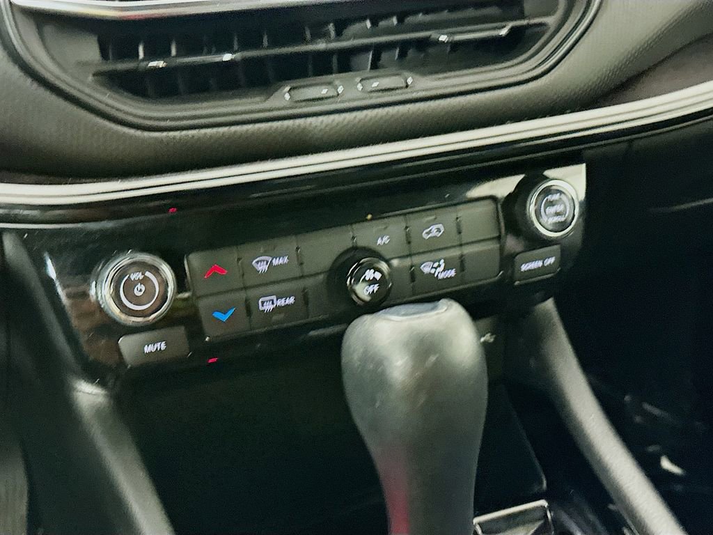 Used 2023 Jeep Compass Altitude image 24