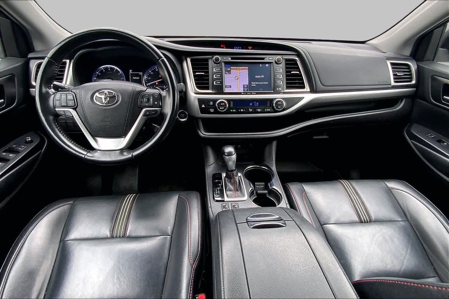 Used 2019 Toyota Highlander SE FWD image 15