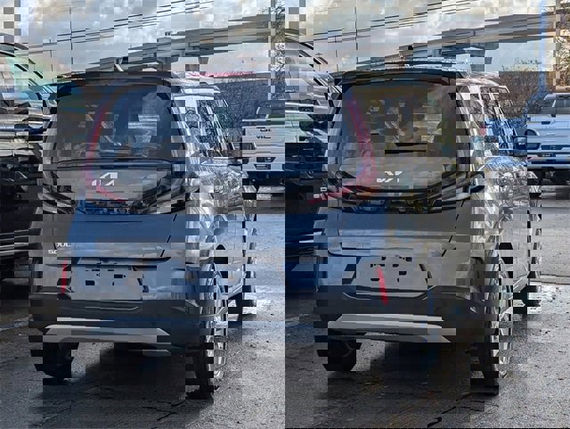 Used 2023 Kia Soul LX w/ LX Technology Package image 4