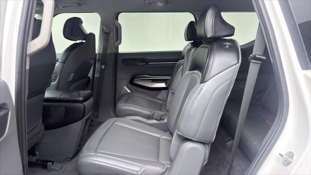 Used 2024 Kia EV9 Light Long Range RWD image 17