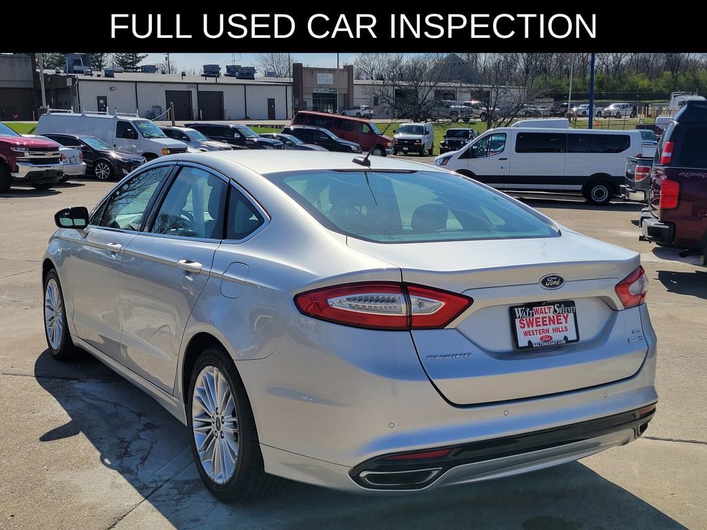 Used 2016 Ford Fusion SE w/ Equipment Group 202A image 3