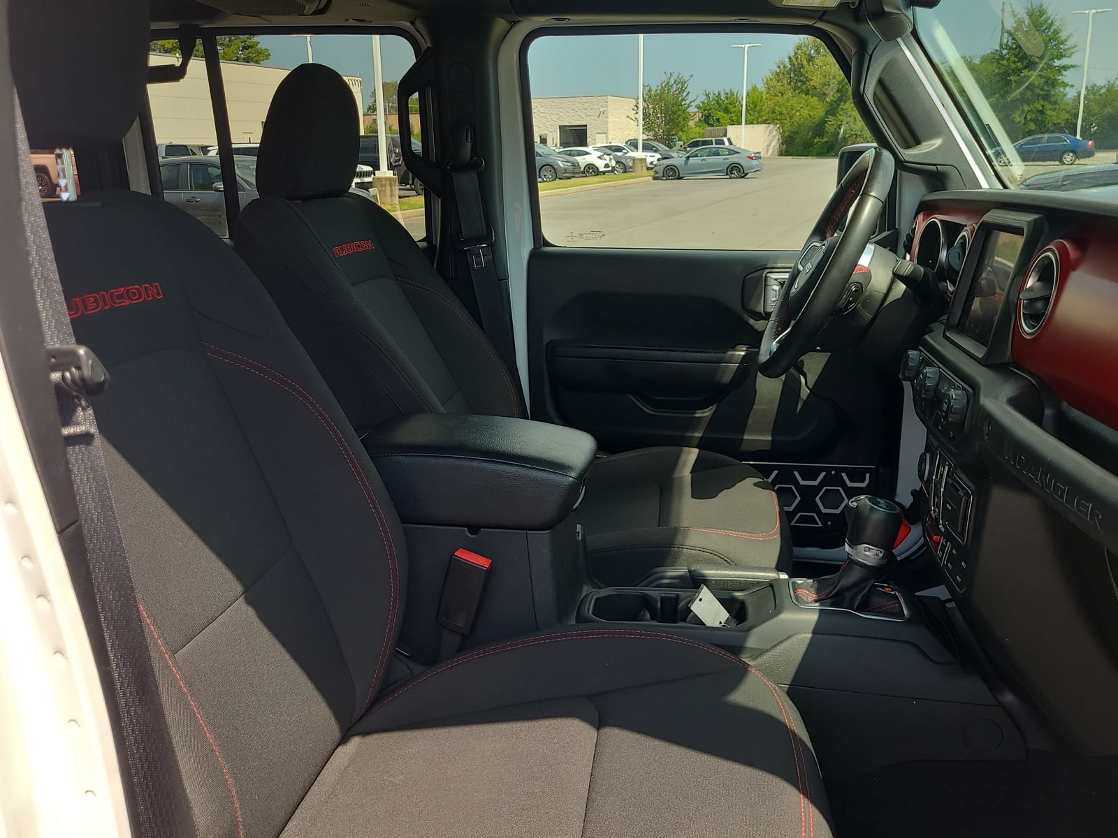 Used 2022 Jeep Wrangler Unlimited Rubicon AWD/4WD image 17