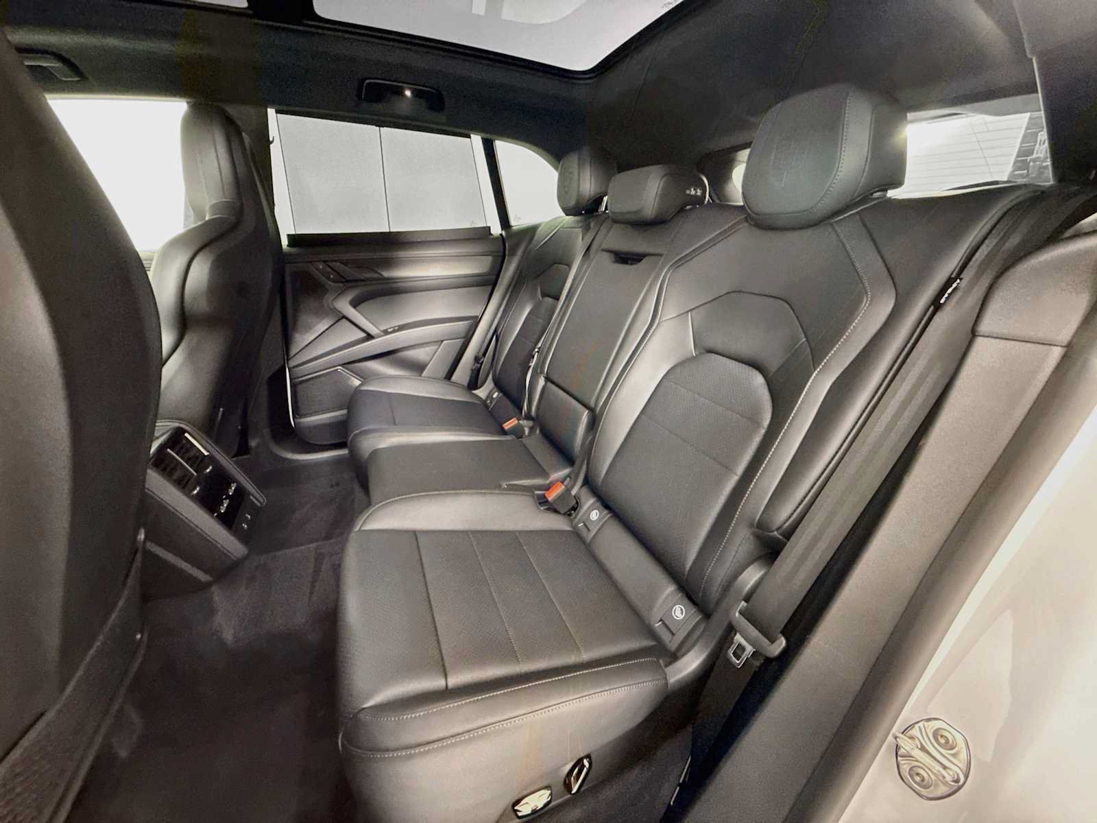 New 2026 Porsche Cayenne Turbo Electric AWD/4WD image 23