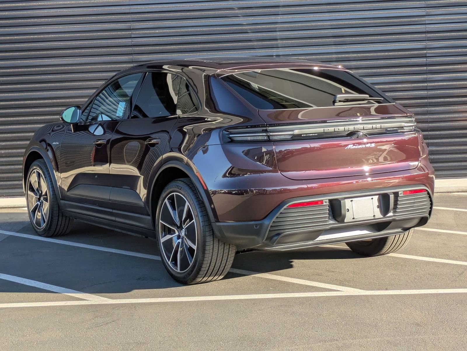 Certified 2025 Porsche Macan 4S Electric image 3
