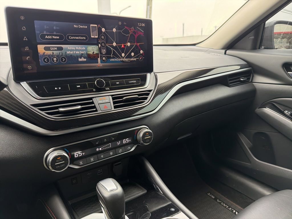 Used 2024 Nissan Altima 2.0 SR image 11