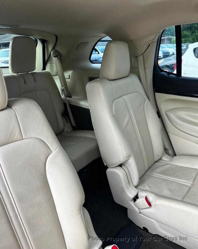 Used 2019 Lincoln MKT AWD image 19