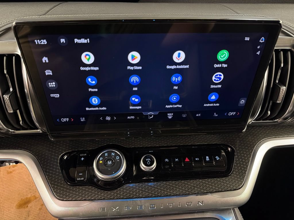 New 2027 Ford Expedition Platinum w/ Stealth Appearance Package AWD/4WD image 9