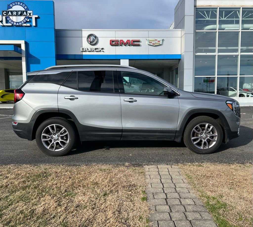 Used 2023 GMC Terrain SLT image 4