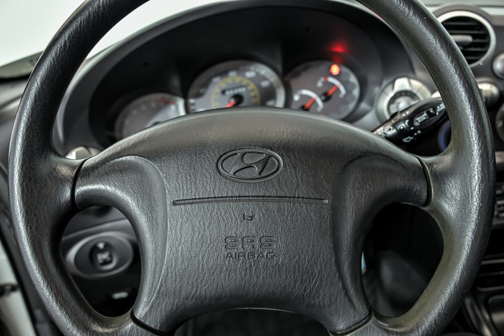Used 2001 Hyundai Tiburon FWD image 17