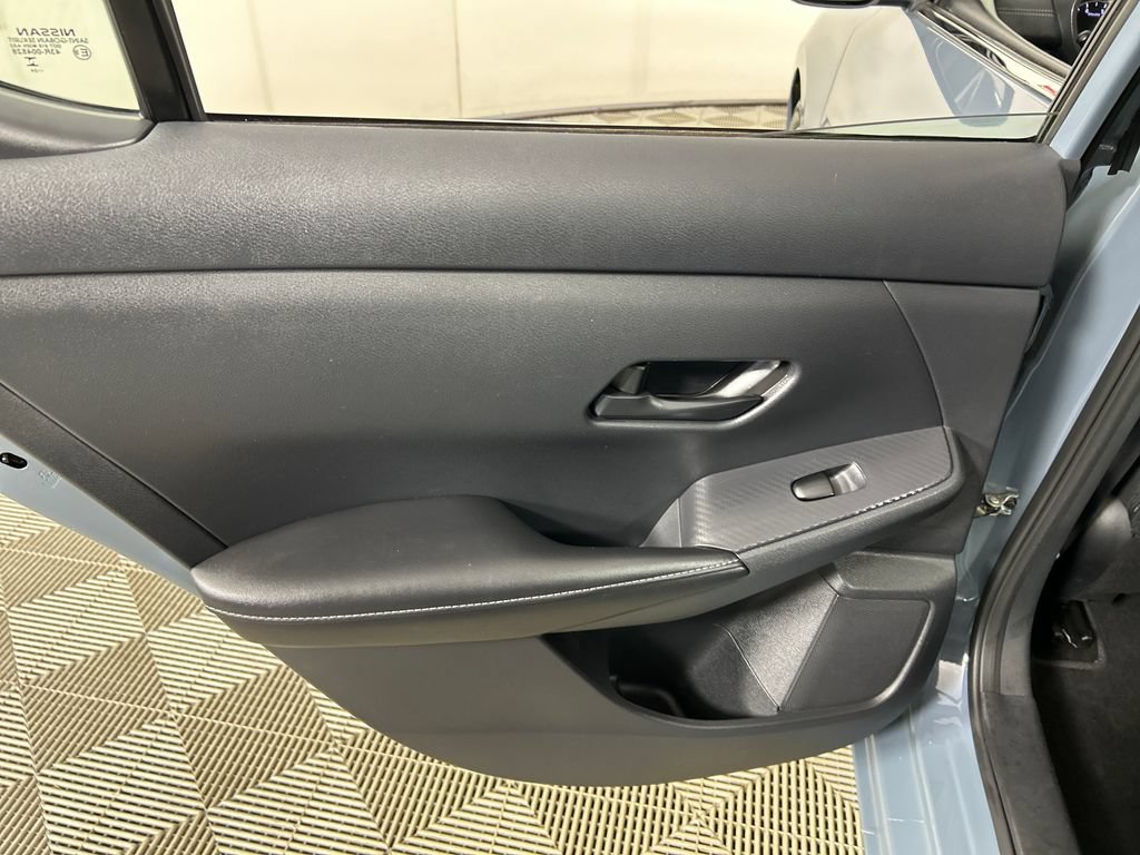Used 2024 Nissan Sentra SV FWD image 16