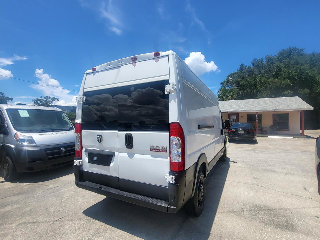 Used 2017 RAM ProMaster 2500 FWD image 7