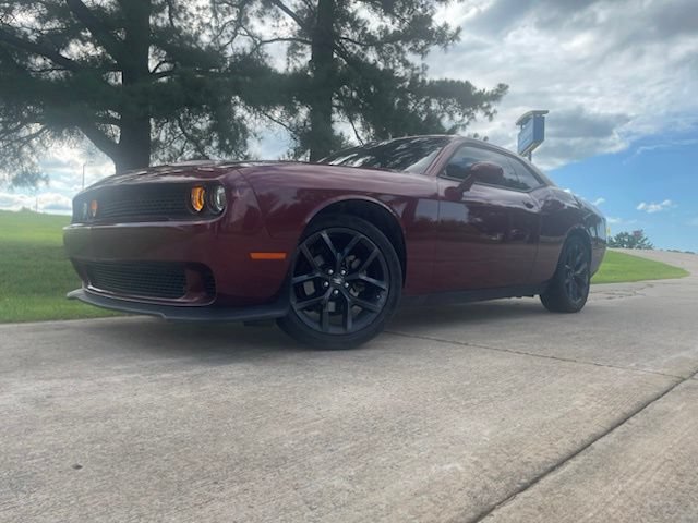 Used 2022 Dodge Challenger SXT w/ Blacktop Package RWD image 3