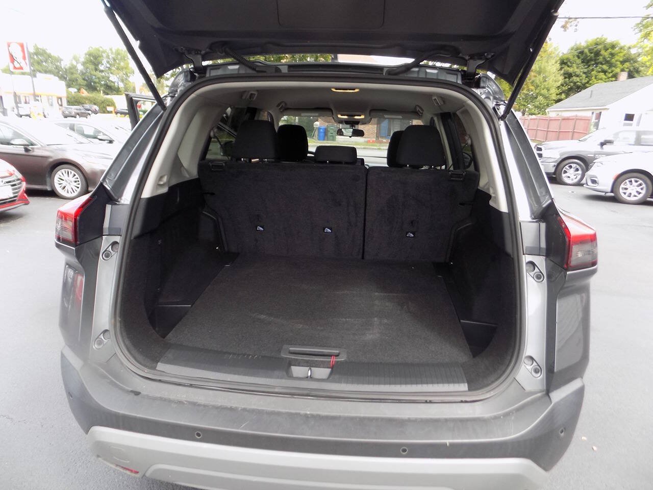 Used 2023 Nissan Rogue S AWD/4WD image 14