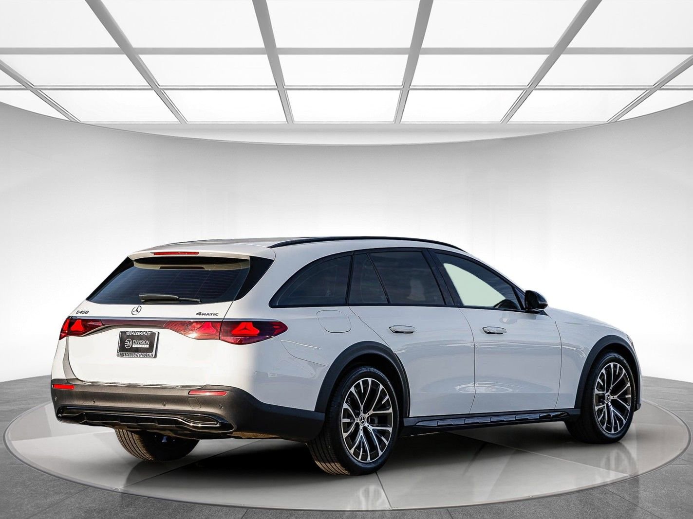 Used 2024 Mercedes-Benz E 450 4MATIC All-Terrain Wagon image 4