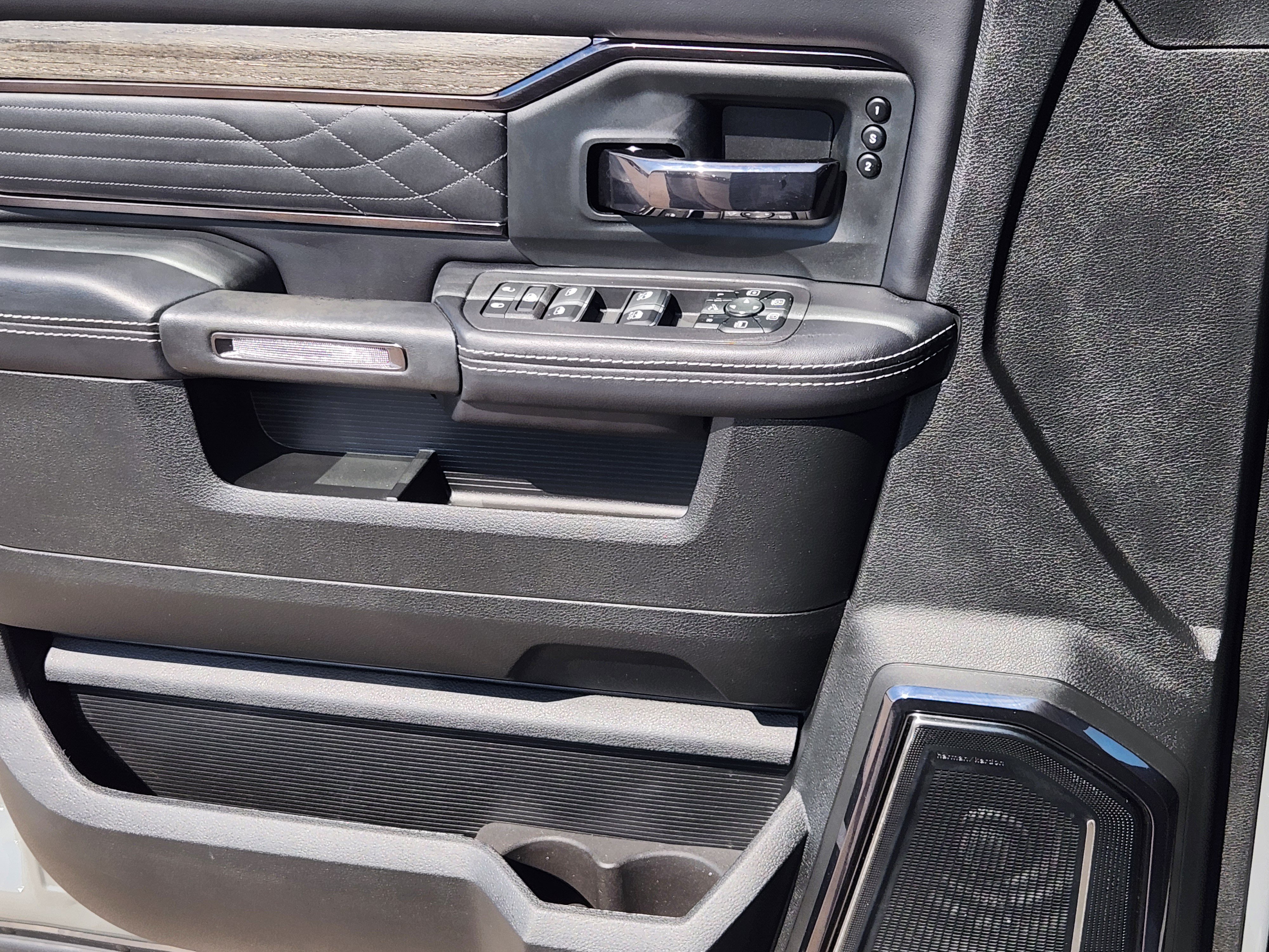 Used 2025 RAM 3500 Limited AWD/4WD image 24