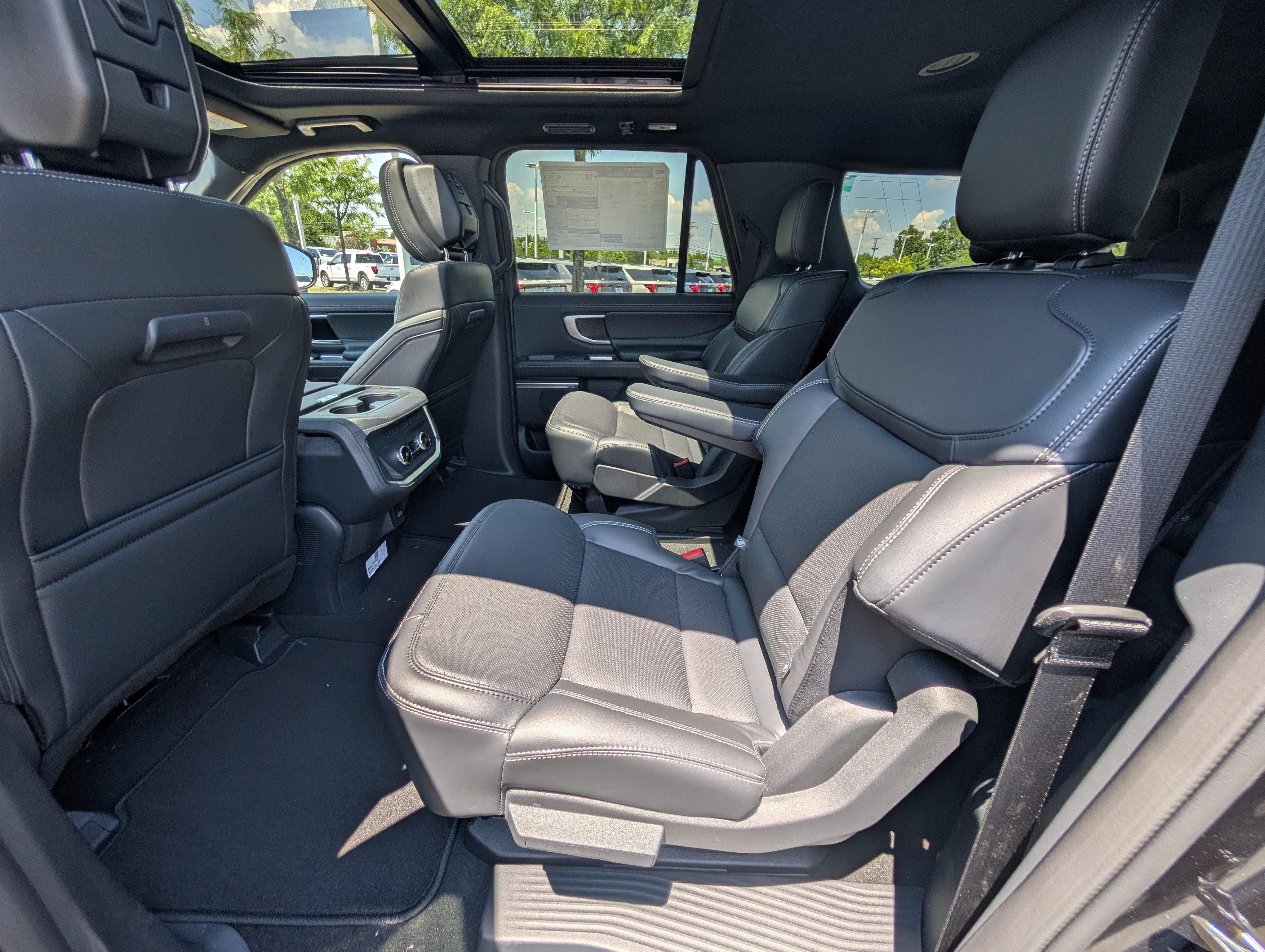 New 2026 Ford Expedition Max Platinum w/ Stealth Appearance Package AWD/4WD image 13