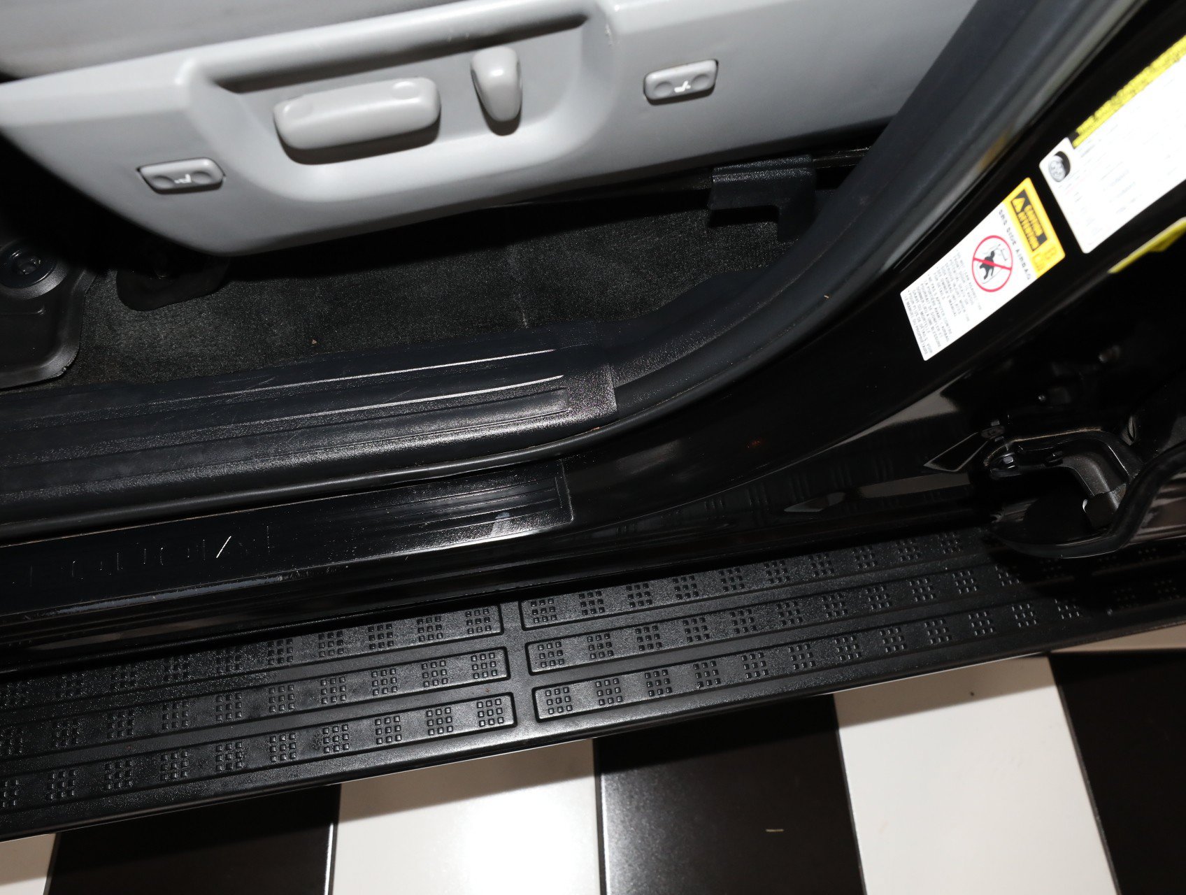 Used 2016 Toyota Sequoia Limited AWD/4WD image 56