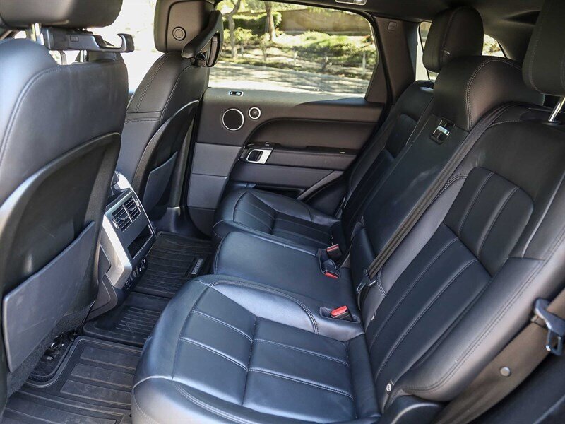 Used 2019 Land Rover Range Rover Sport SE AWD/4WD image 21