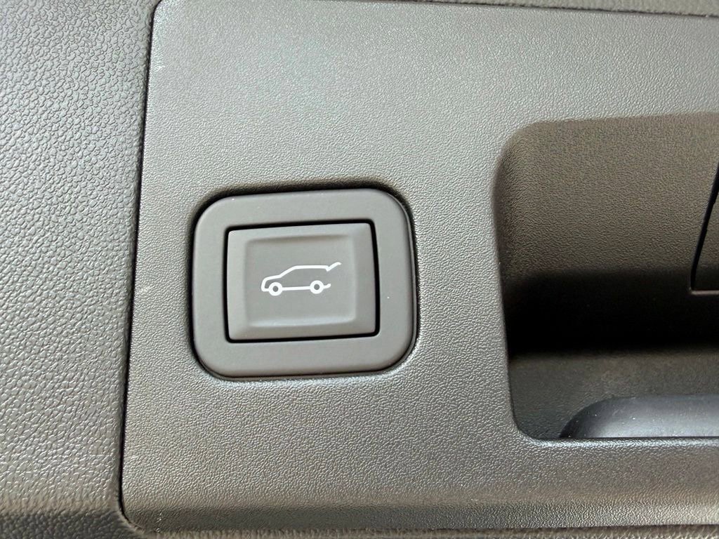 New 2026 Cadillac XT5 Premium Luxury w/ Driver Assist Package FWD image 38
