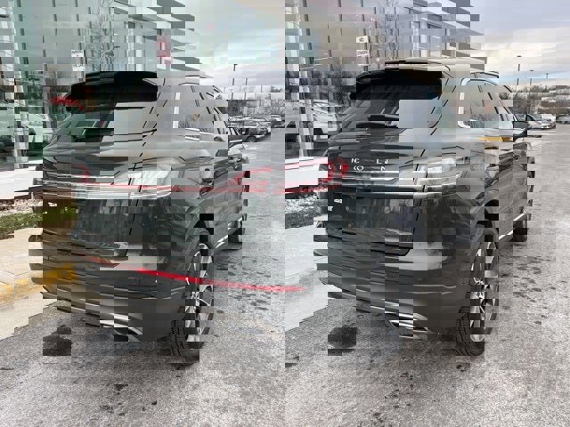 Used 2022 Lincoln Nautilus Reserve image 8