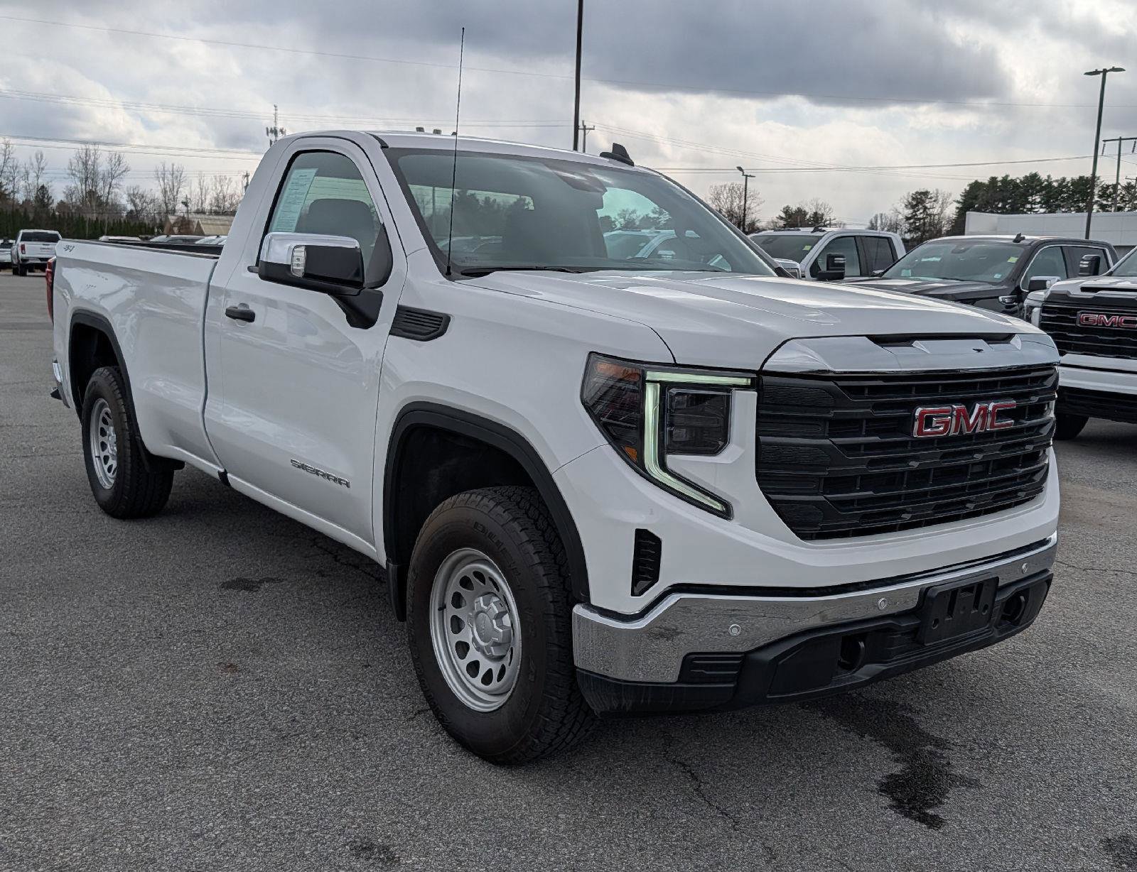 Used 2025 GMC Sierra 1500 Pro w/ Pro Value Package AWD/4WD image 4