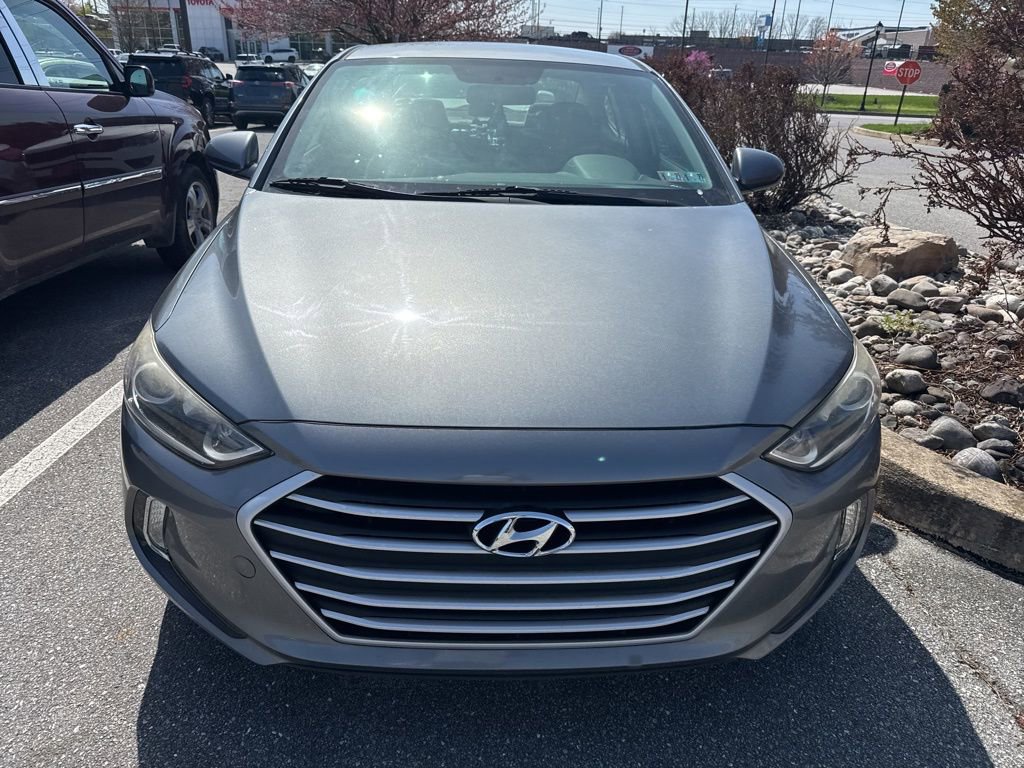 Used 2017 Hyundai Elantra SE FWD image 2