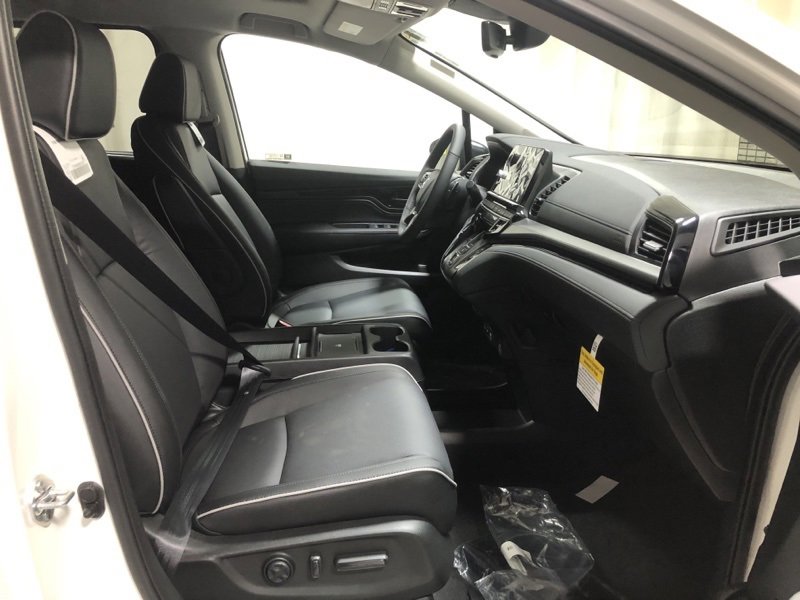 New 2026 Honda Odyssey Touring image 13