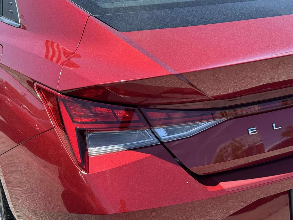 Certified 2023 Hyundai Elantra Limited FWD image 12