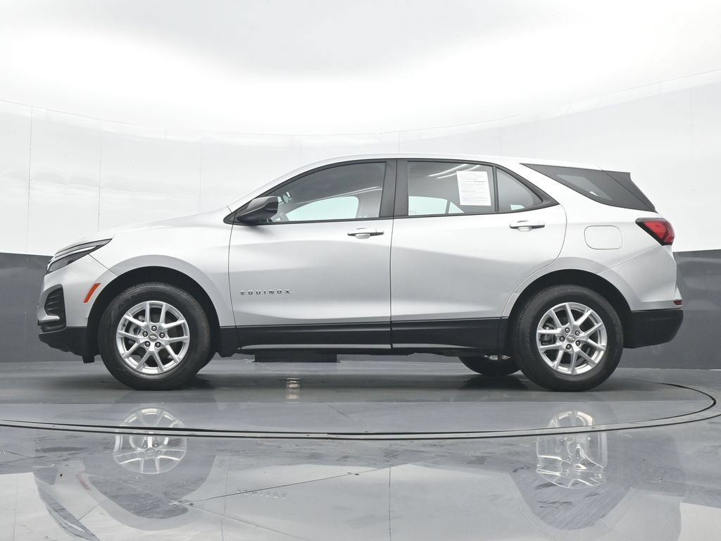 Used 2022 Chevrolet Equinox LS AWD/4WD image 18