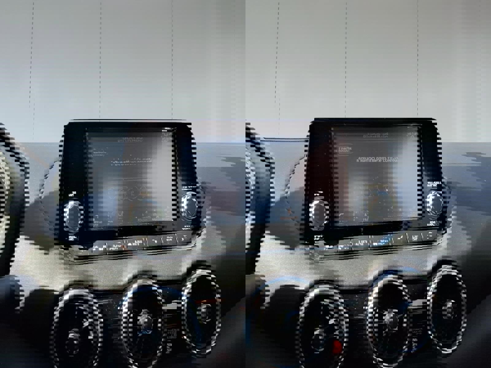 Used 2025 Nissan Sentra S image 17