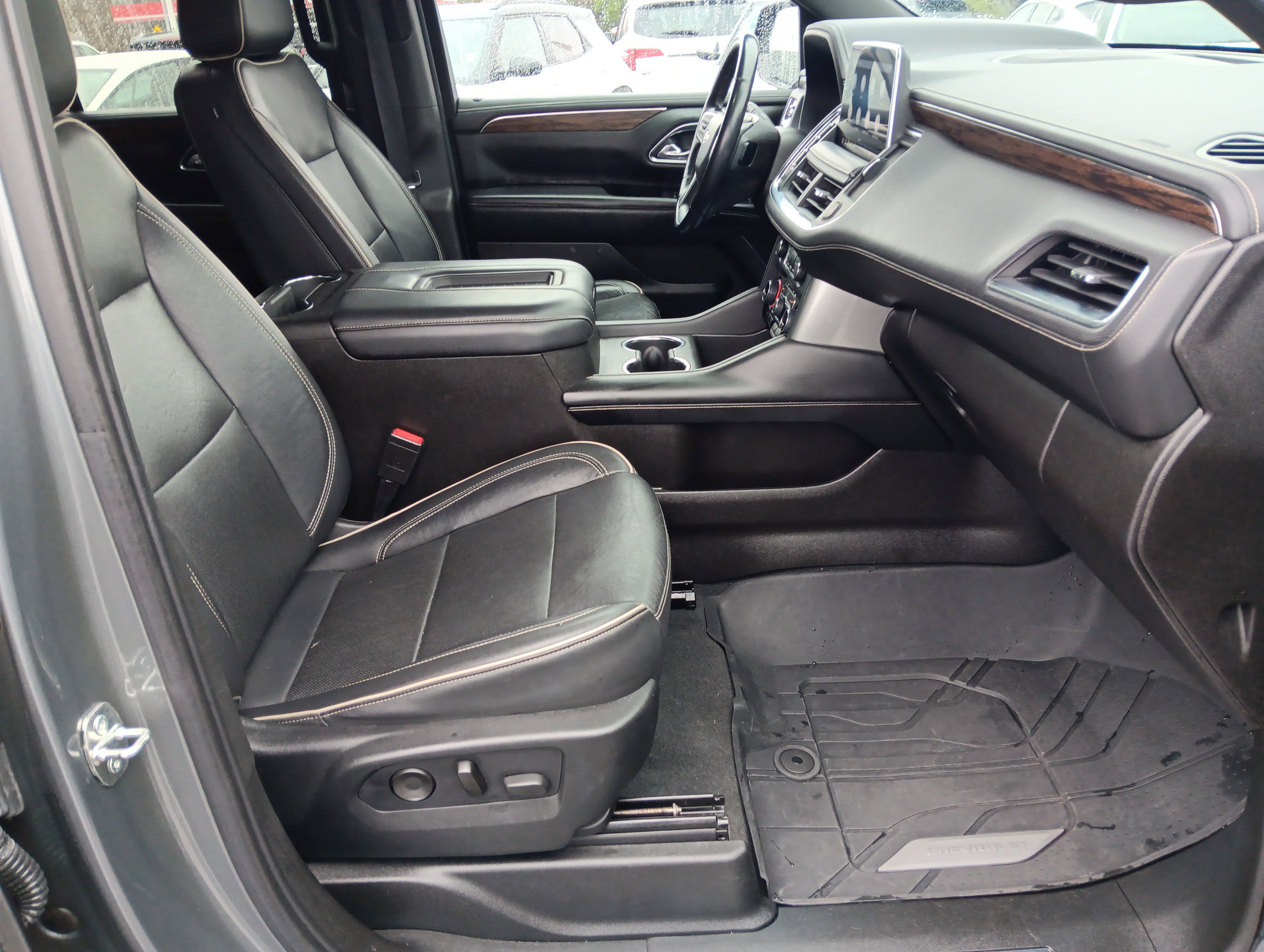 Used 2021 Chevrolet Tahoe Premier w/ Premium Package image 25