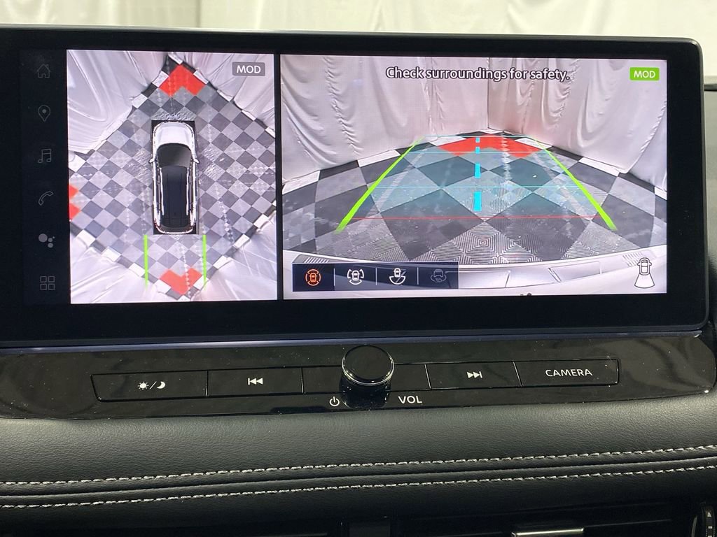 Used 2024 Nissan Rogue Platinum image 24