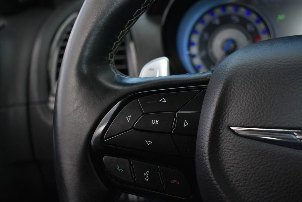 Used 2018 Chrysler 300 S w/ 300S Premium Group RWD image 16