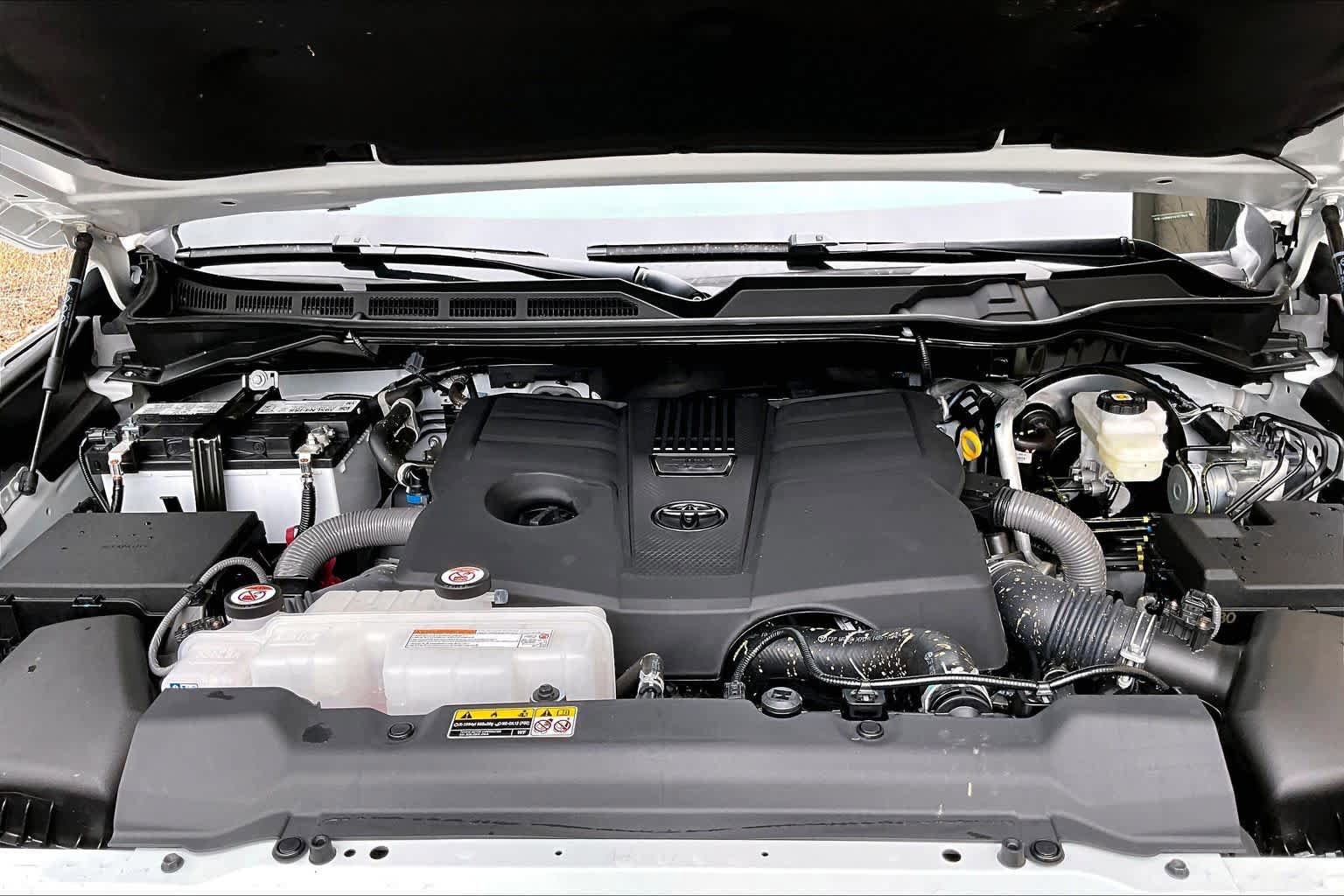 Certified 2025 Toyota Tundra Limited AWD/4WD image 31