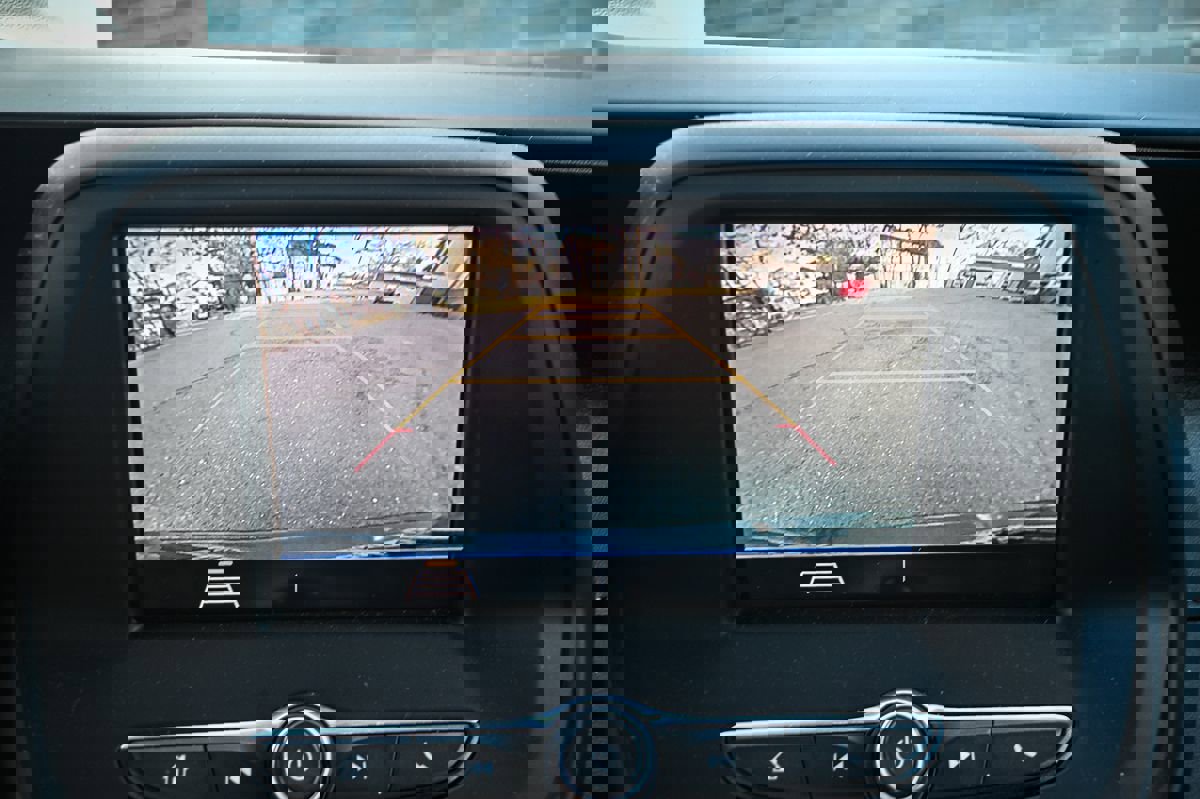 Used 2020 Chevrolet Camaro LT RWD image 12