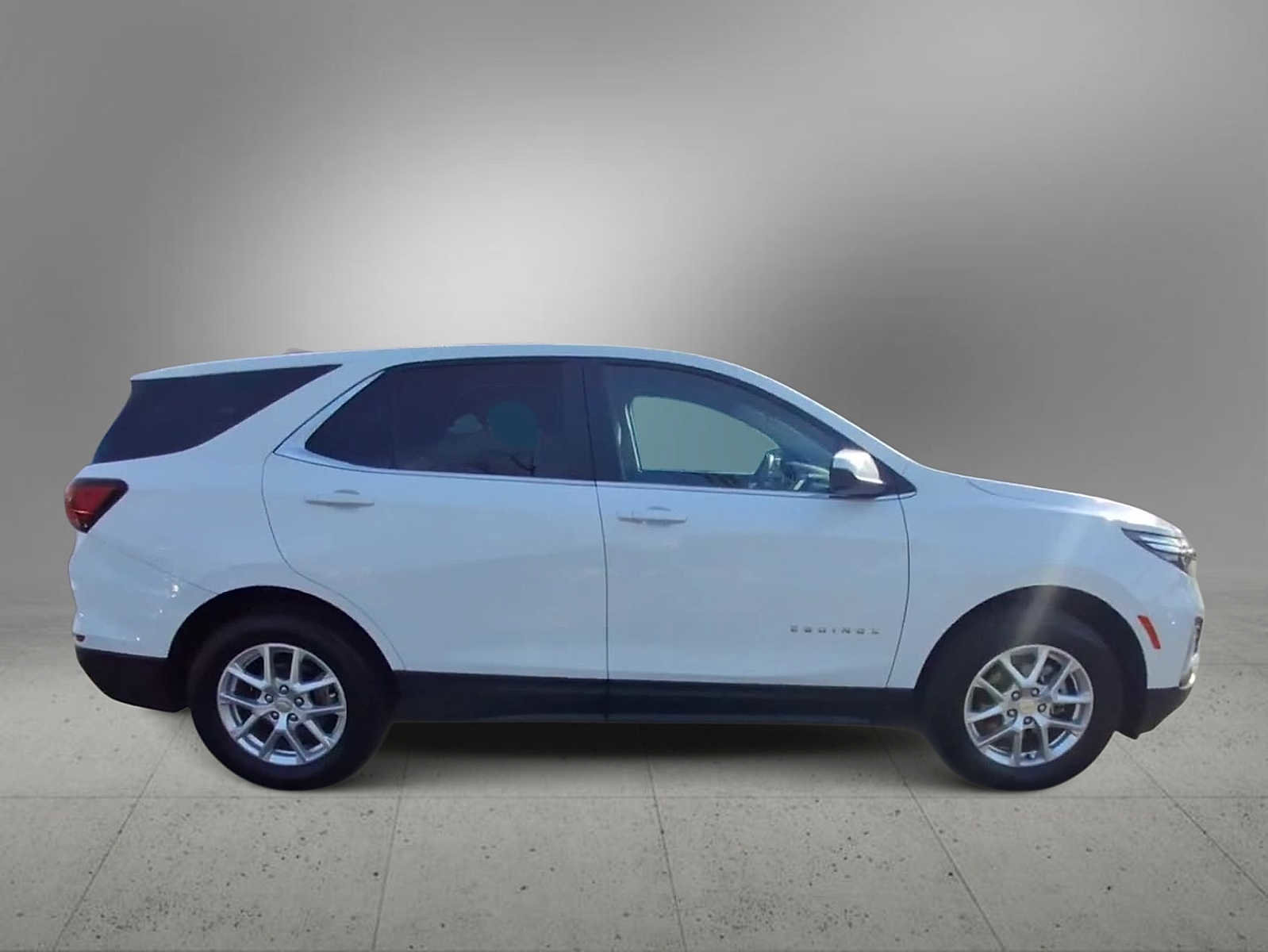 Used 2024 Chevrolet Equinox LT image 9