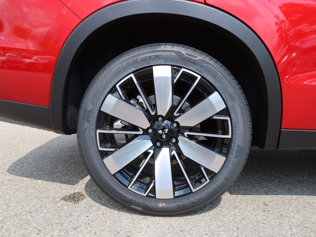 New 2025 Mitsubishi Outlander SE image 12