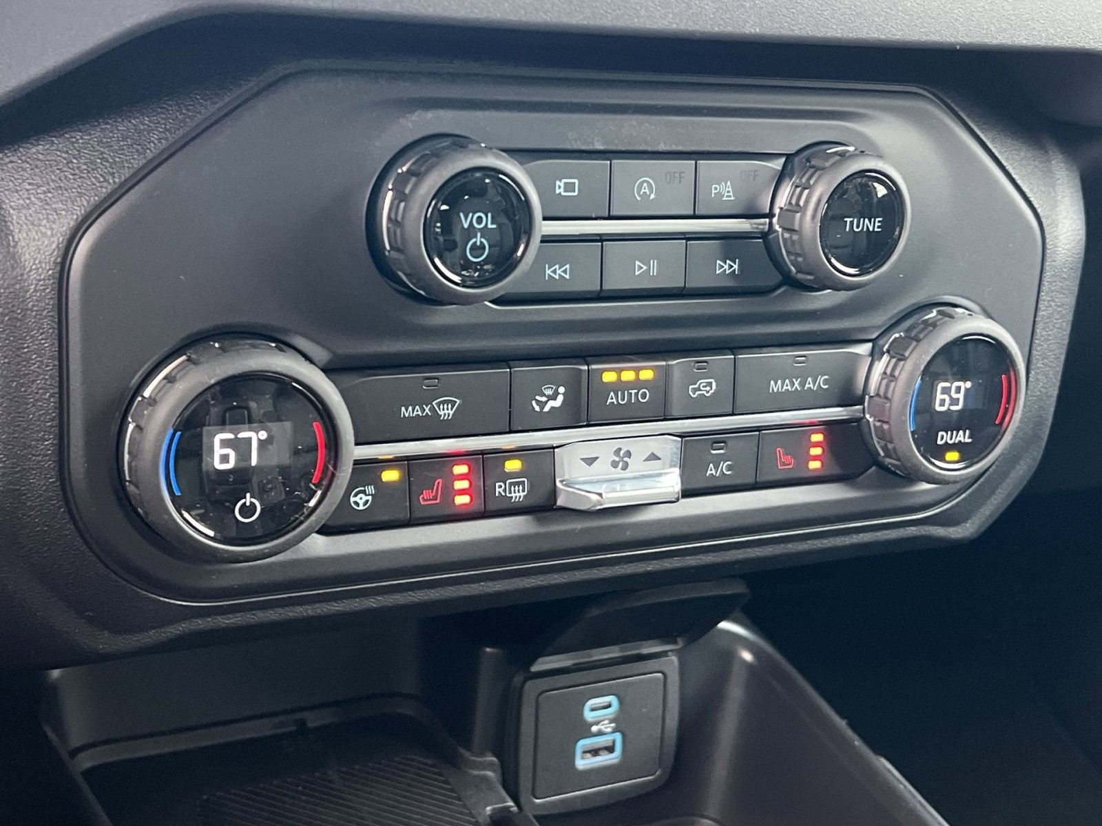 New 2025 Ford Bronco Outer Banks image 21