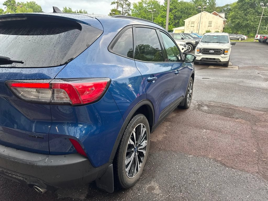 Certified 2022 Ford Escape SEL w/ SEL Stealth AWD Package image 4