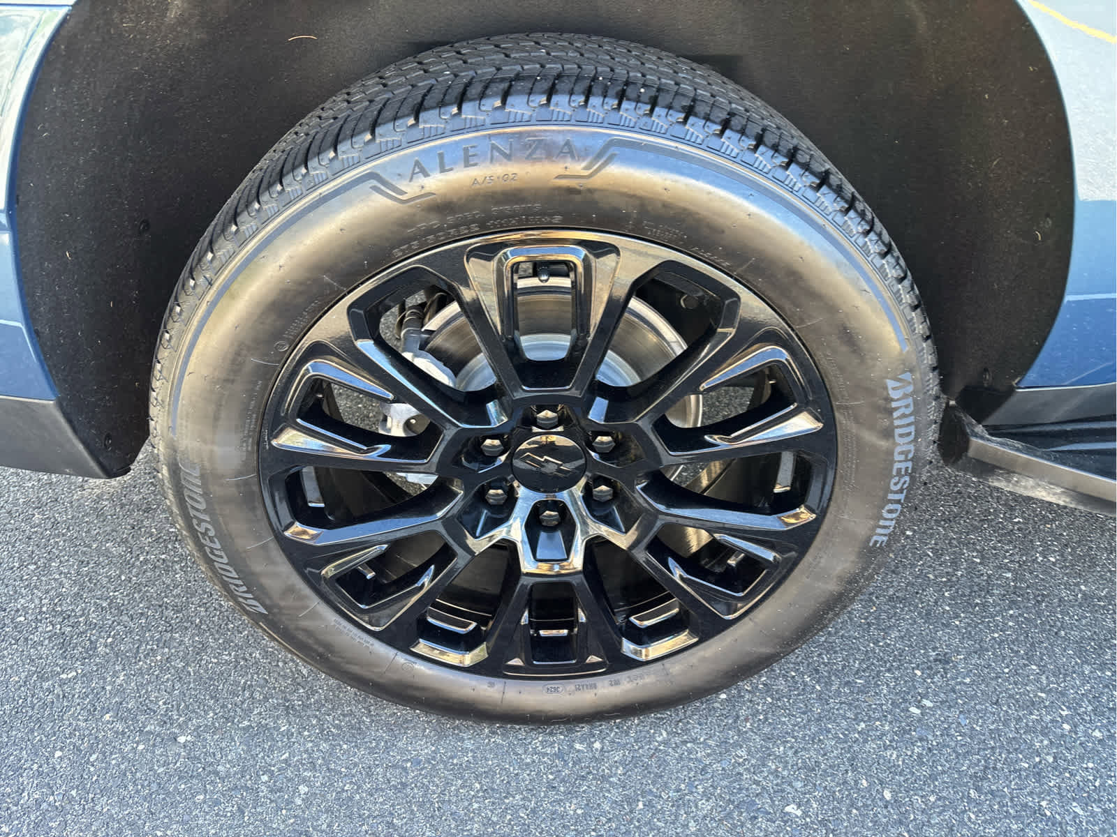 Certified 2025 Chevrolet Suburban Premier image 36