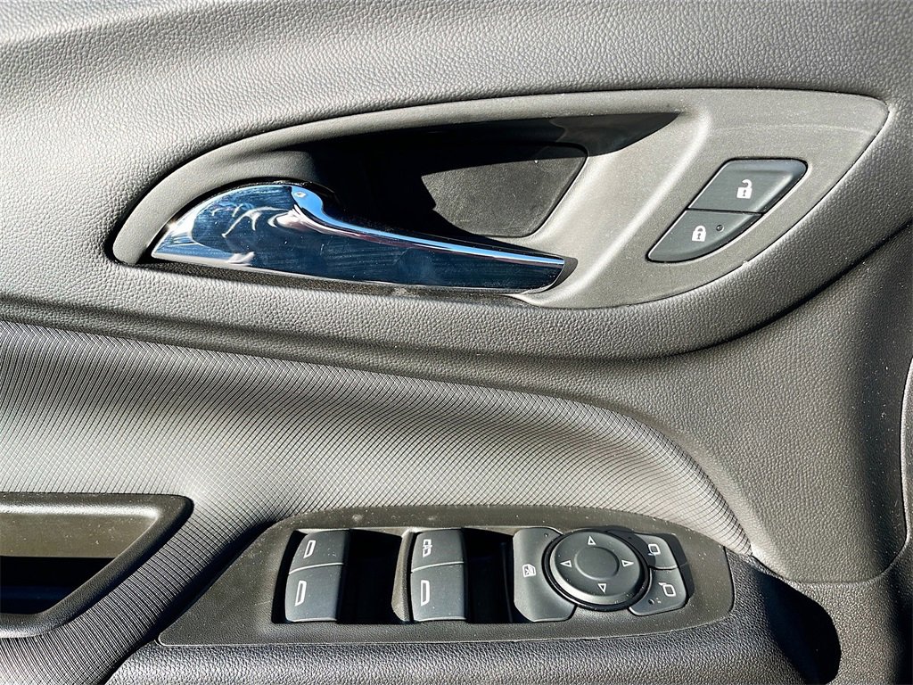 Used 2024 Chevrolet Equinox RS w/ RS Leather Package image 17