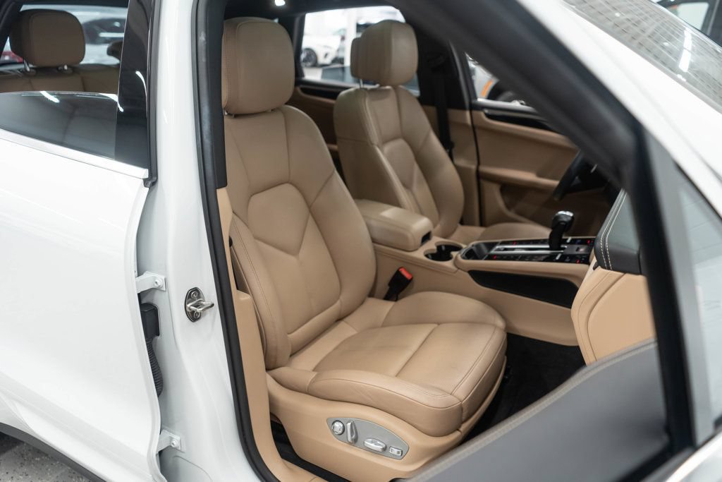 Used 2024 Porsche Macan S AWD/4WD image 10